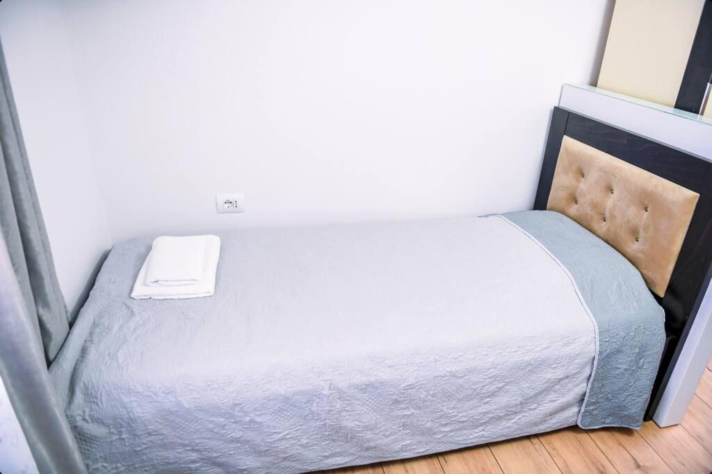 Magda Studio In Berat Center Экстерьер фото