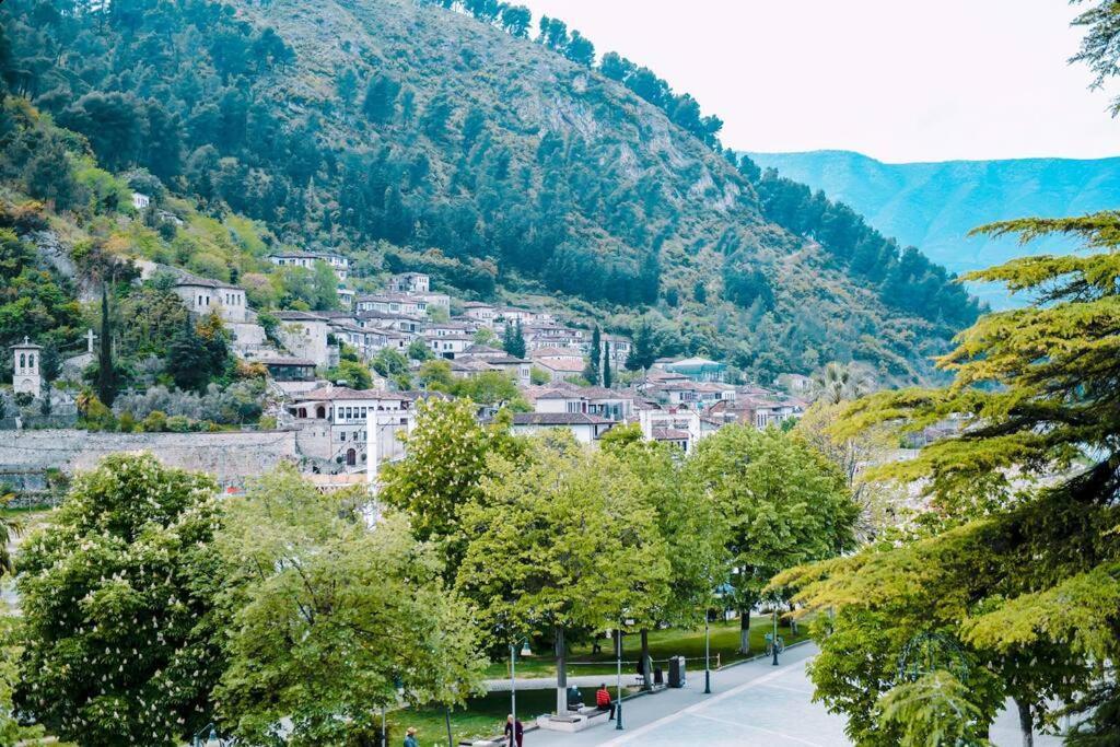 Magda Studio In Berat Center Экстерьер фото